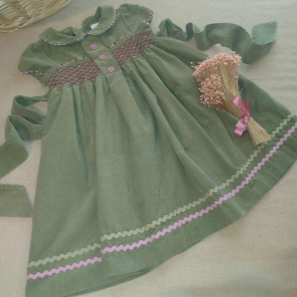 Girls dress size 4